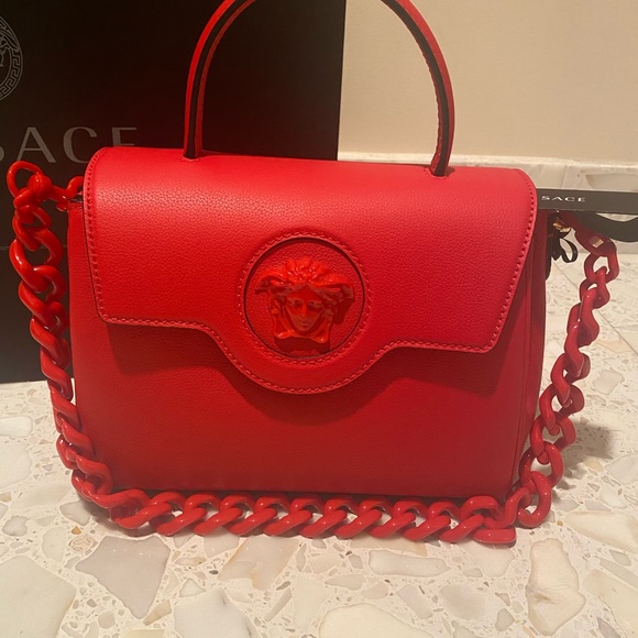 NEW, NEVER WORN, WITH TAGS! Versace La Medusa Medium Handbag in Red w/ dust bag. - Picture 2 of 9